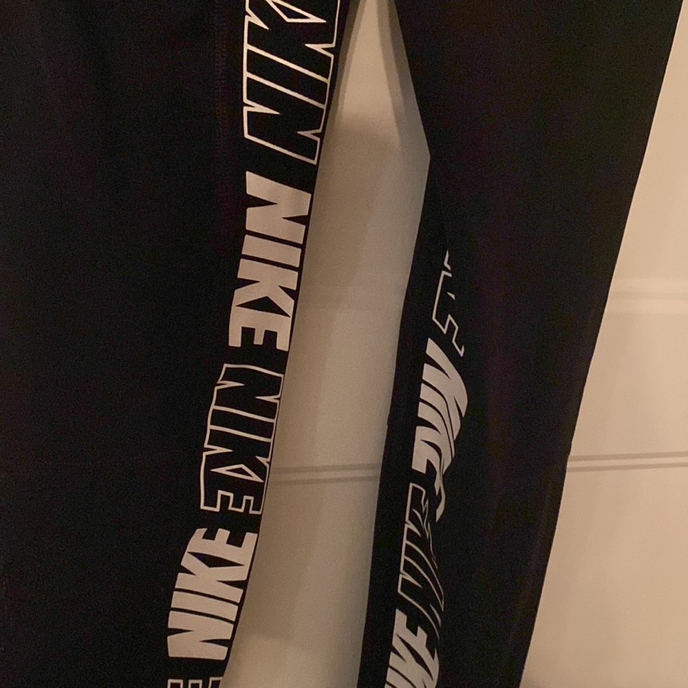 Nike Pro Medium - image 3